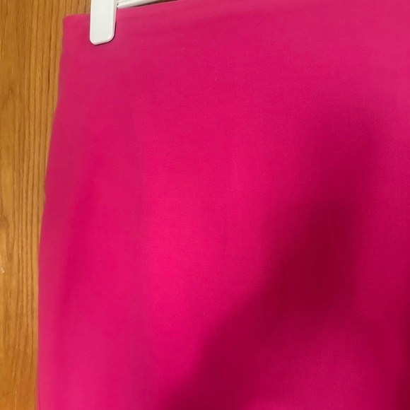 Express fitted‎ bright pink pencil skirt. - Picture 2 of 8